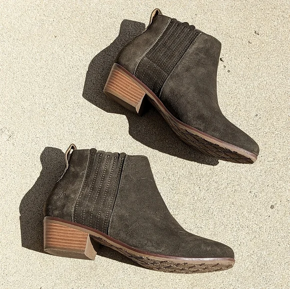 Jack Rogers Liddy water proof suede bootie slip on ankle boots brown - Picture 2 of 6